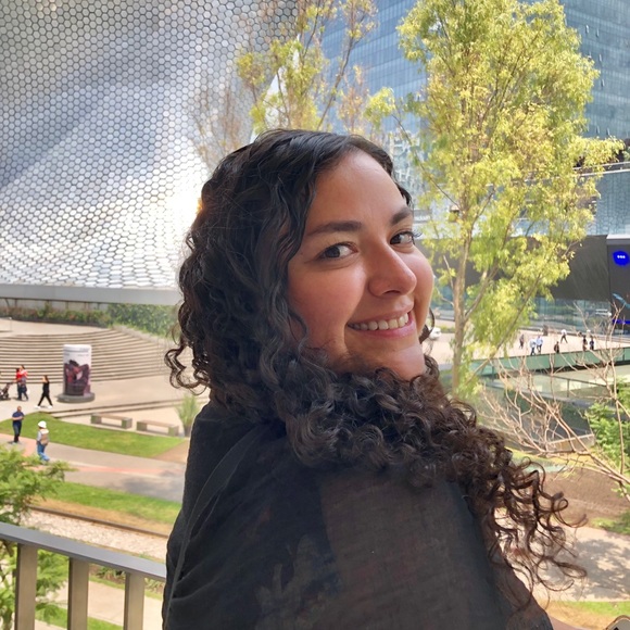 Meet Your Posher, Pam! 🫶🏼 - Picture 2 of 3